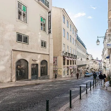 Classic, Modern Comfort In The Center Of Lägenhet Lisboa