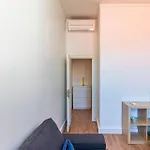 Classic, Modern Comfort In The Center Of 公寓 *