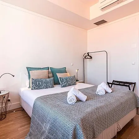 Апартаменти Classic, Modern Comfort In The Center Of Лісабон