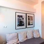 Classic, Modern Comfort In The Center Of Лісабон