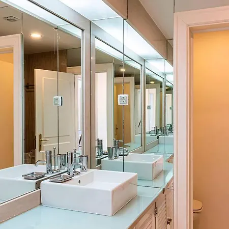 Apartment Classic, Modern Comfort In The Center Of *