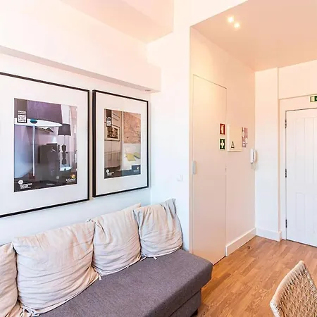 Classic, Modern Comfort In The Center Of Lejlighed